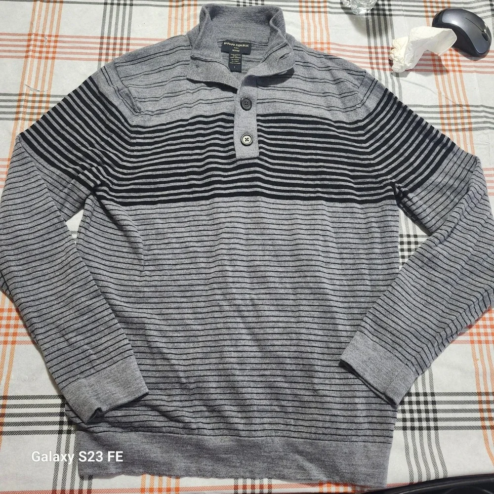 Banana Republic Men's Merino Wool Striped Mock‎ Neck Button Sweater Size L